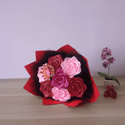 Bouquet de roses en satin – composition florale de luxe faite main – Les Créations des A