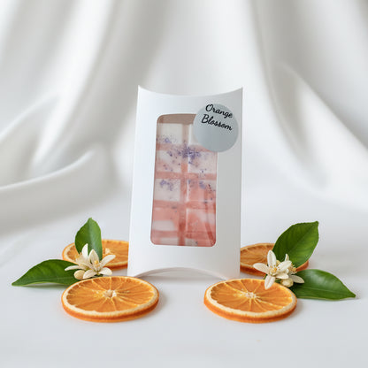Fondant parfumé artisanal Orange Blossom dans sa boîte blanche avec fenêtre transparente, fabriqué en France - Les Créations des A