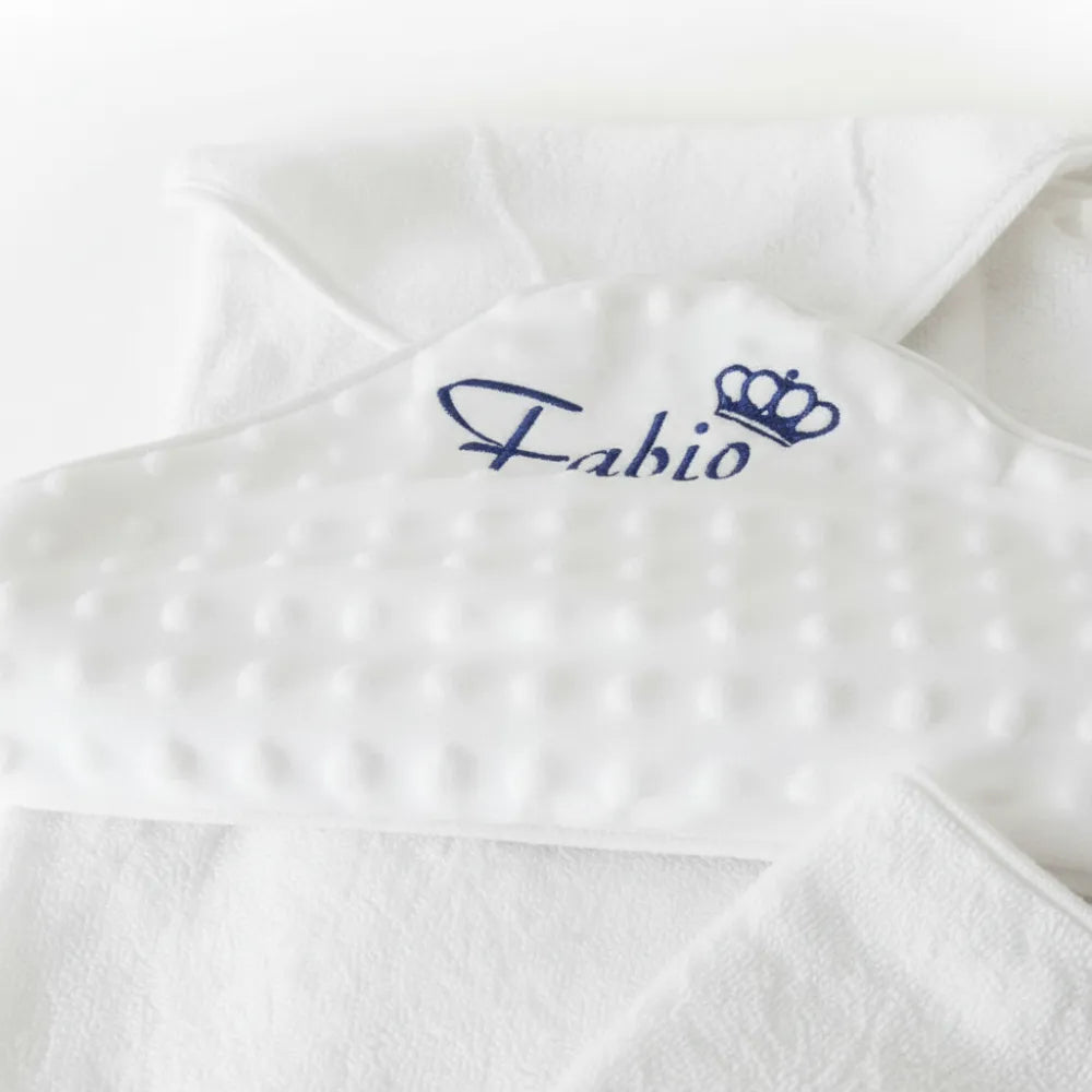 cape de bain bébé personnalisée prénom Fabio avec capuche tissu éponge doux – création artisanale - Les Créations des A