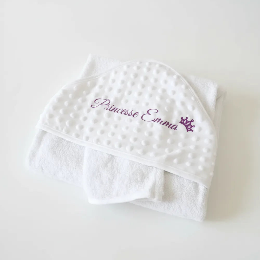 Cape de bain bébé personnalisée brodée Princesse Emma – cadeau naissance original - Les Créations des A