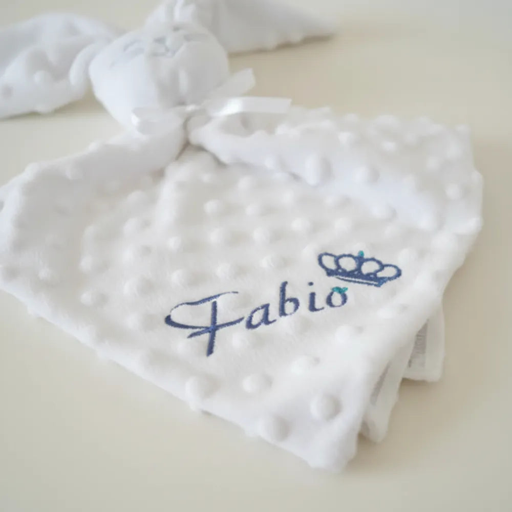 doudou bébé personnalisé prénom Fabio tissu minky doux - cadeau naissance tendre et original - Les Créations des A