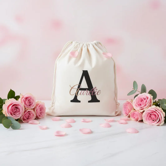 Grand pochon en coton avec initiale "A" et prénom Aurélie, roses roses – cadeau personnalisé féminin - Les Créations des A