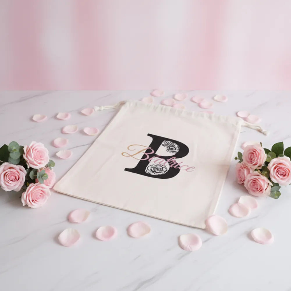 Grand pochon en coton avec initiale "B" florale et prénom Béatrice, roses roses – cadeau original femme - Les Créations des A