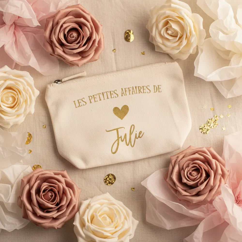 Pochette personnalisée avec prénom Julie entourée de fleurs, cadeau personnalisé - Les Créations des A