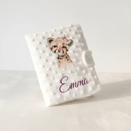Protège carnet de santé bébé personnalisé brodé guépard Emma – cadeau naissance original - Les Créations des A
