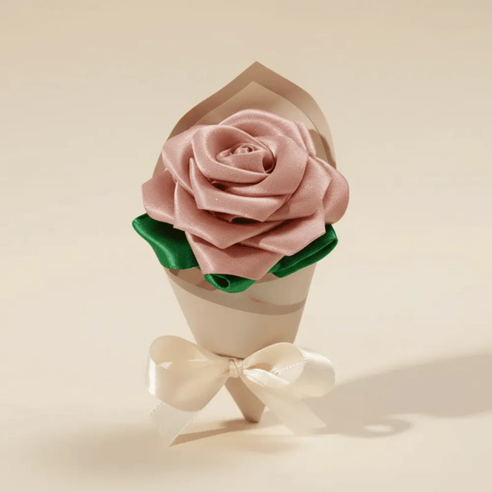 Rose en satin – fleur éternelle artisanale – Les Créations des A