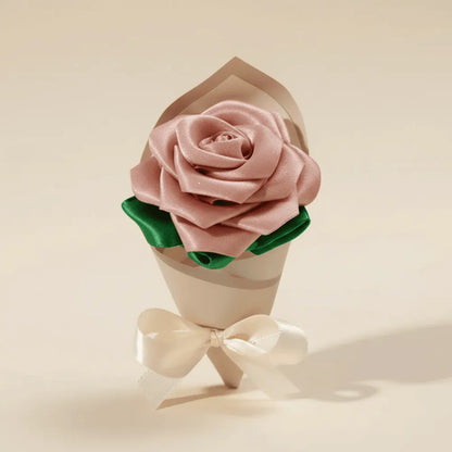 Rose en satin – fleur éternelle artisanale – Les Créations des A
