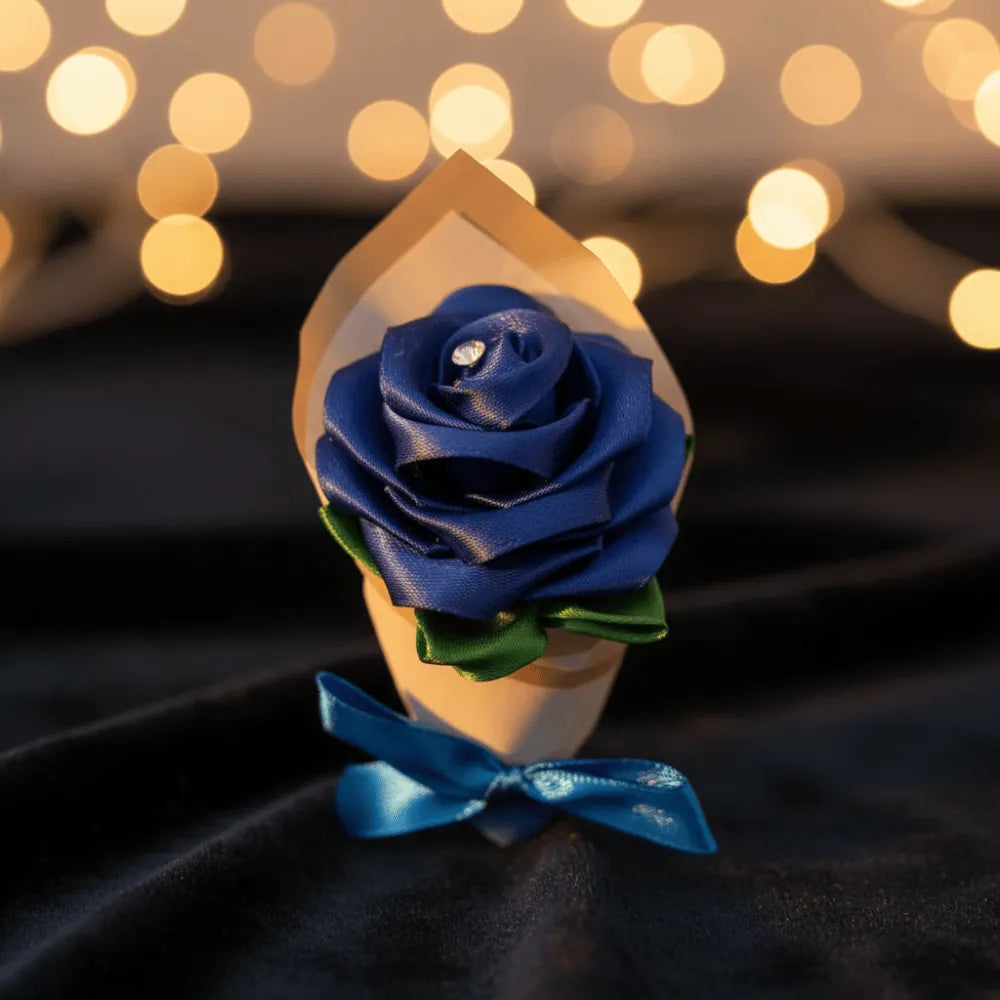 Rose en satin – fleur éternelle artisanale – Les Créations des A