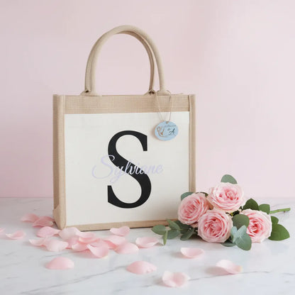 Sac en jute avec initiale "S" et prénom Sylviane sur fond rose romantique – cadeau femme personnalisé - Les Créations des A