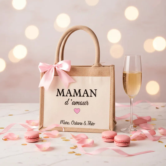 Sac en jute "Maman d'amour" personnalisé avec nœud rose, macarons et champagne – cadeau fête des mères - Les Créations des A